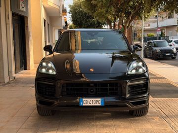 Porsche Cayenne - 2