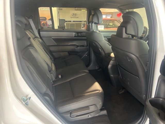 Fahrzeugabbildung Hyundai SANTA FE PHEV (MY25) 1.6 T-GDI 4WD BLACKLINE 7-S