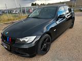 BMW 320 Baureihe 3 Lim. 320i - BMW 320 aus 2005: 320i