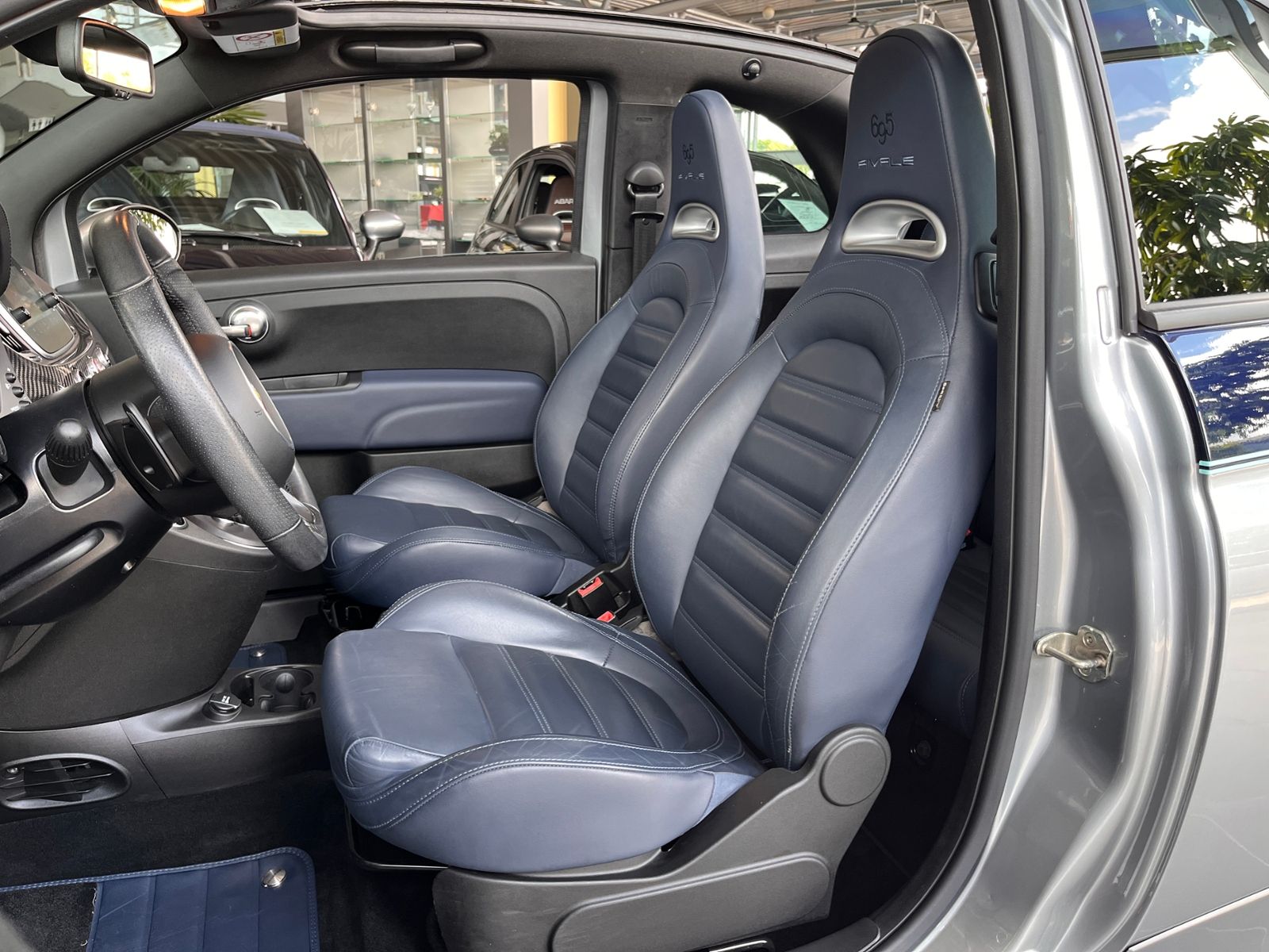 Fahrzeugabbildung Abarth 695C Rivale  Automatik XENON LEDER ALU