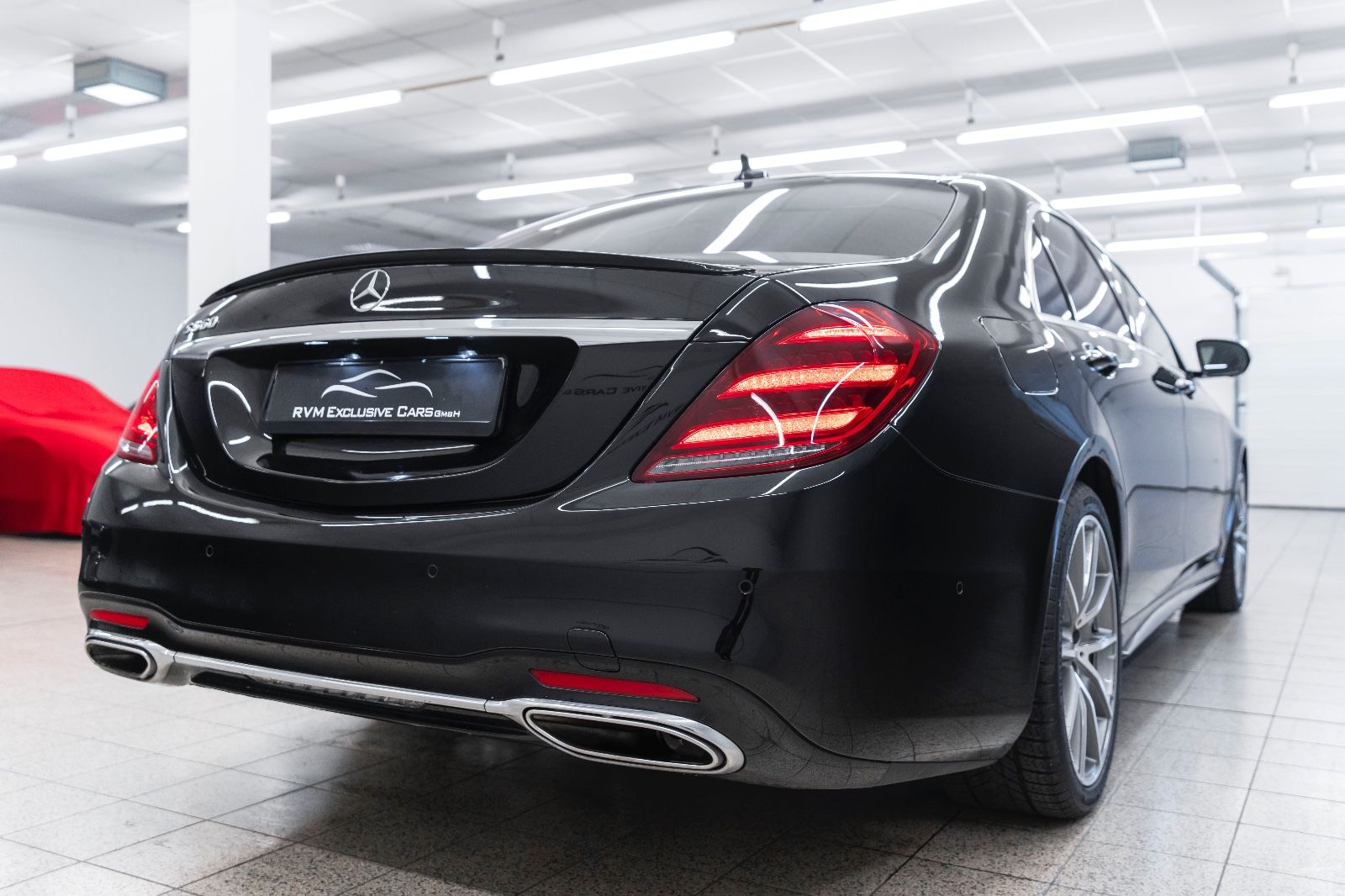 Fahrzeugabbildung Mercedes-Benz S 560 BURMESTER MASSAGE LED HUD 360° LUFT PANO