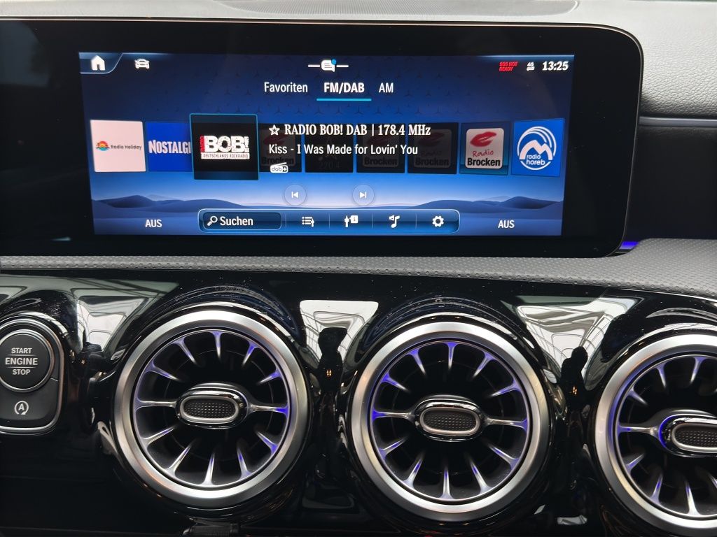 Fahrzeugabbildung Mercedes-Benz A 200 d AMG*Night*LED*SpurH*PDC*ParkAss*RFK