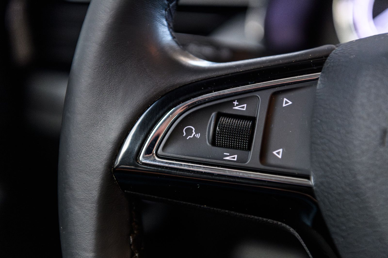 Fahrzeugabbildung SKODA Kamiq Ambition 1.0 DSG LED+AHK+SHZ+GRA