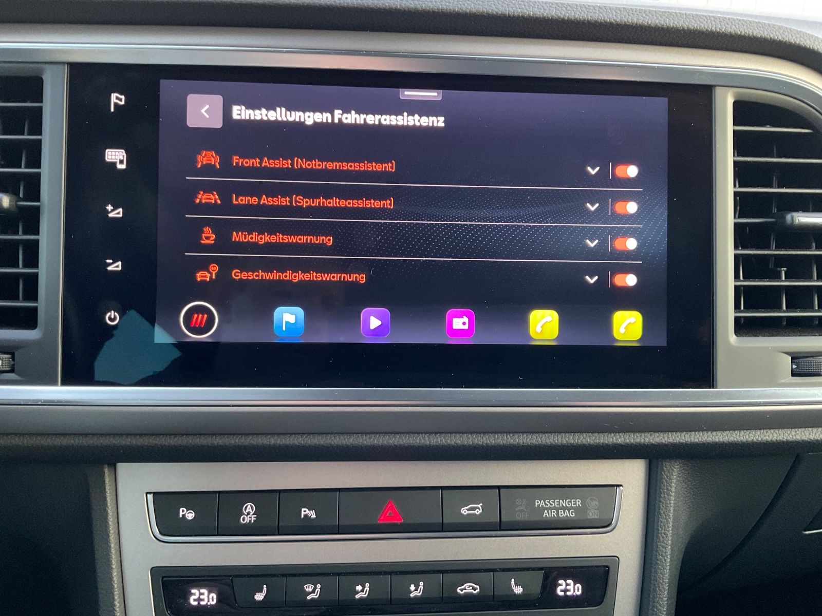 Fahrzeugabbildung SEAT Ateca 1.5 TSI Xperience DSG,Kamera,Navi,LED