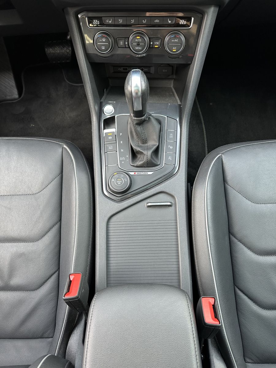 Fahrzeugabbildung Volkswagen Tiguan Allspace 2.0 TDI DSG 4M HL NAV+LED+PANO