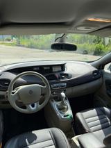 Renault Scenic Luxe 2.0 16V 140 CVT Luxe - gebrauchte Renault Scenic aus dem Jahr 2011