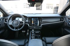 Fahrzeugabbildung Volvo V90 T8 TwinEngine AWD R-Design*PANO*B&W*LUFT*360