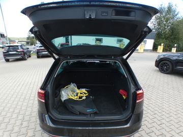 Volkswagen Passat Variant - 11