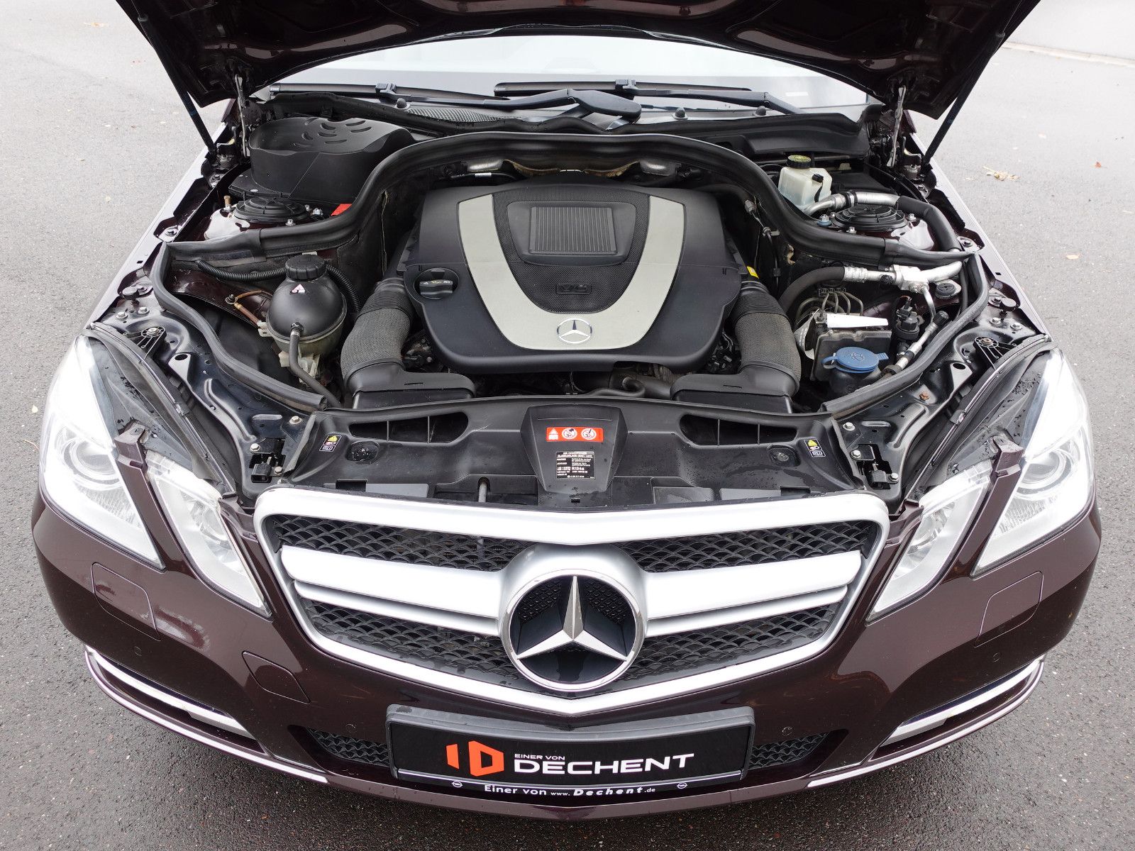 Fahrzeugabbildung Mercedes-Benz E 350 CGI Elegance,Navi,Sitzhzg,Händlerfahrzeug