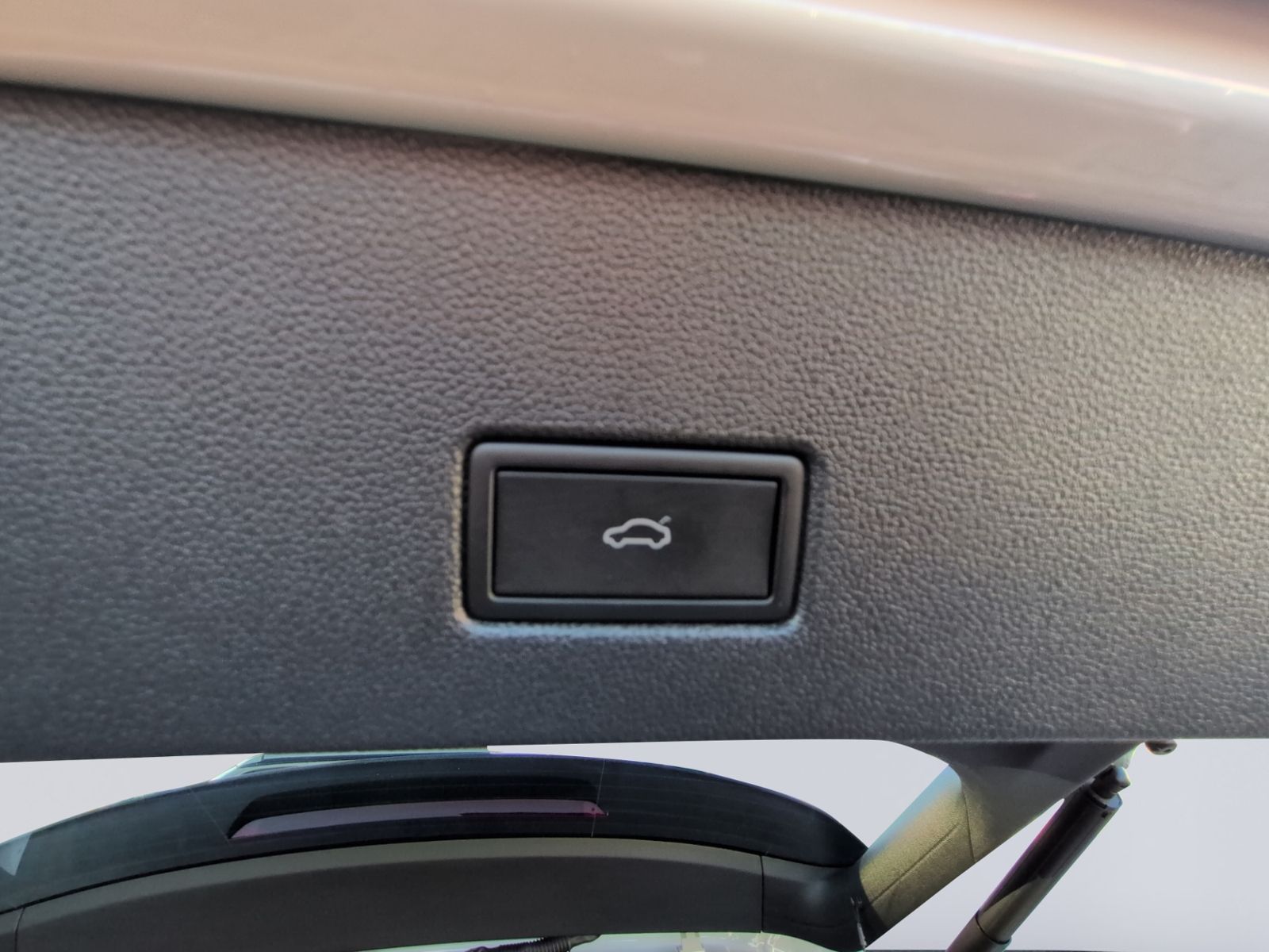 T-Roc 1.5 TSI DSG R Line ACC+KAMERA+APP