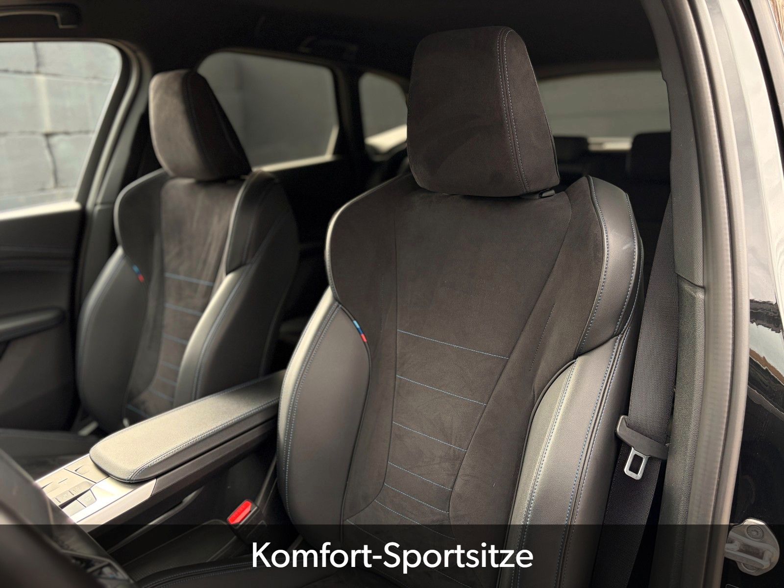 Fahrzeugabbildung BMW 218i Active Tourer M Sport Alcan. Massage CAM