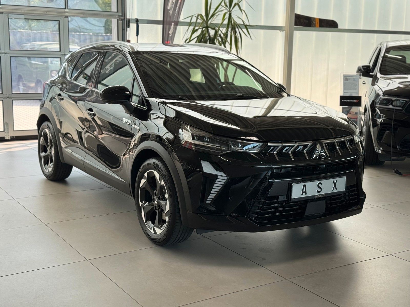 Fahrzeugabbildung Mitsubishi ASX 1.8 Hybrid 6-G.-Automatik Edition