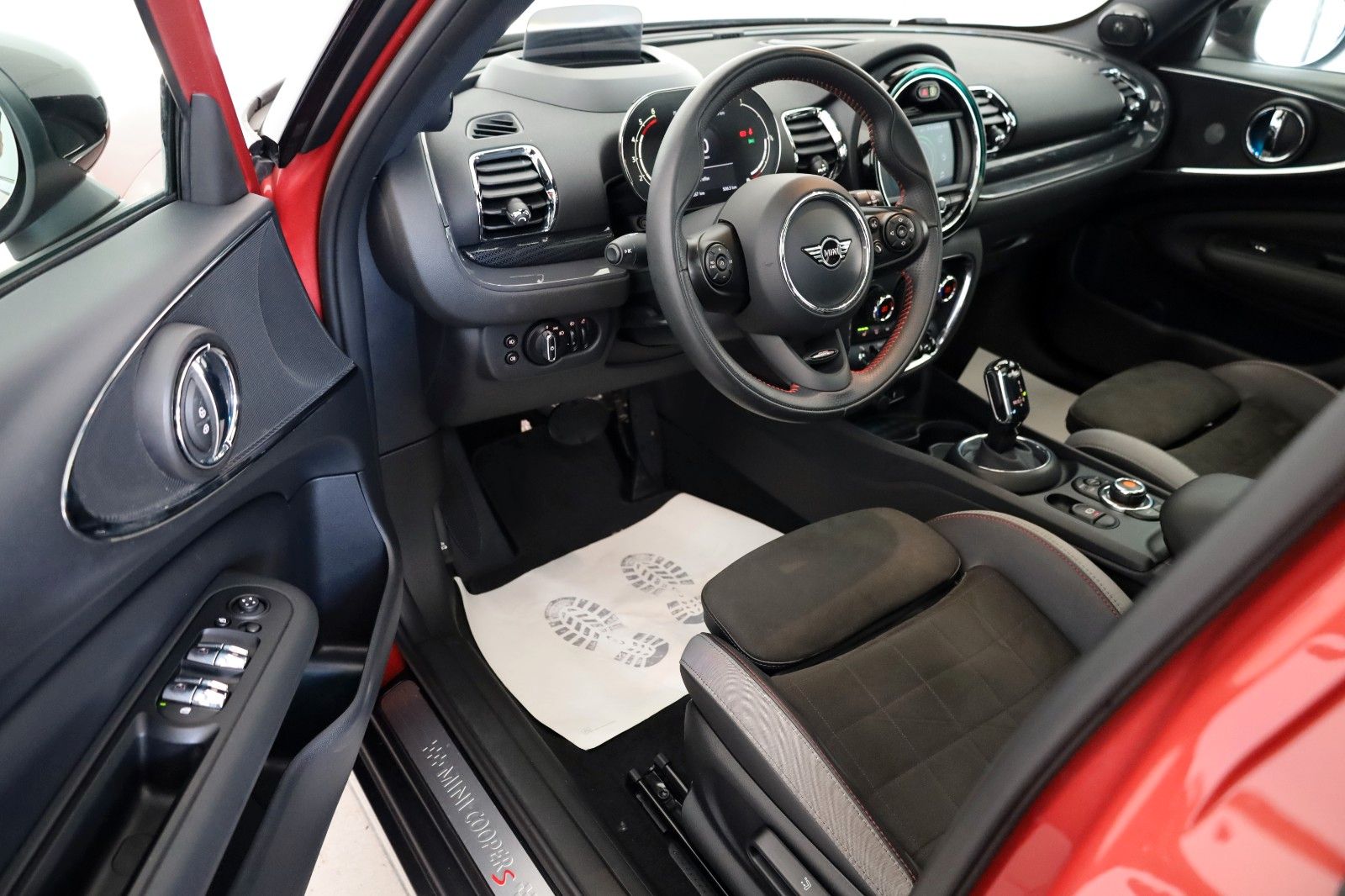 Fahrzeugabbildung MINI Clubman SD Cooper All4 Navi,LED,PanDach,Harman/K