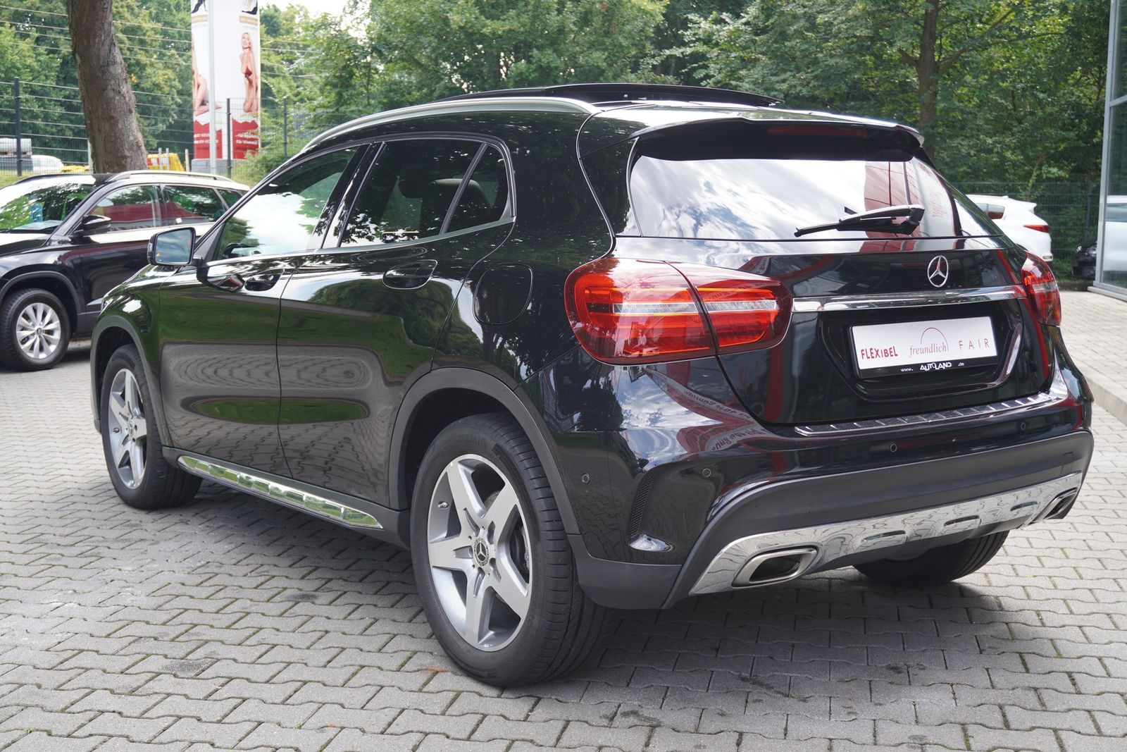 Mercedes-Benz GLA 220d AMG Line LED Navi Pano AHK 360 SHZ foto 8