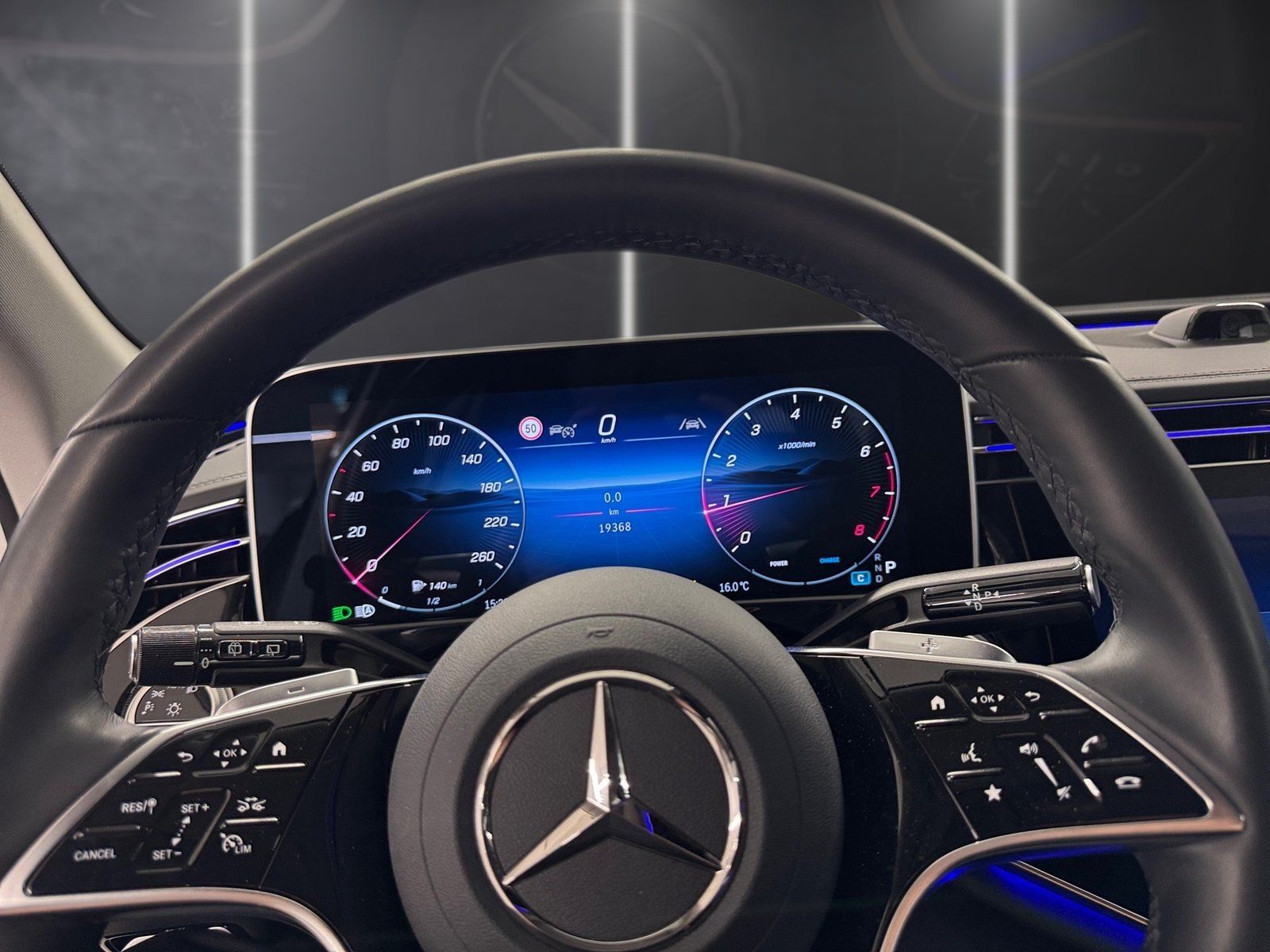 Fahrzeugabbildung Mercedes-Benz E 200 T Avantgarde*AHK*Superscreen*LED*Distr*Tot