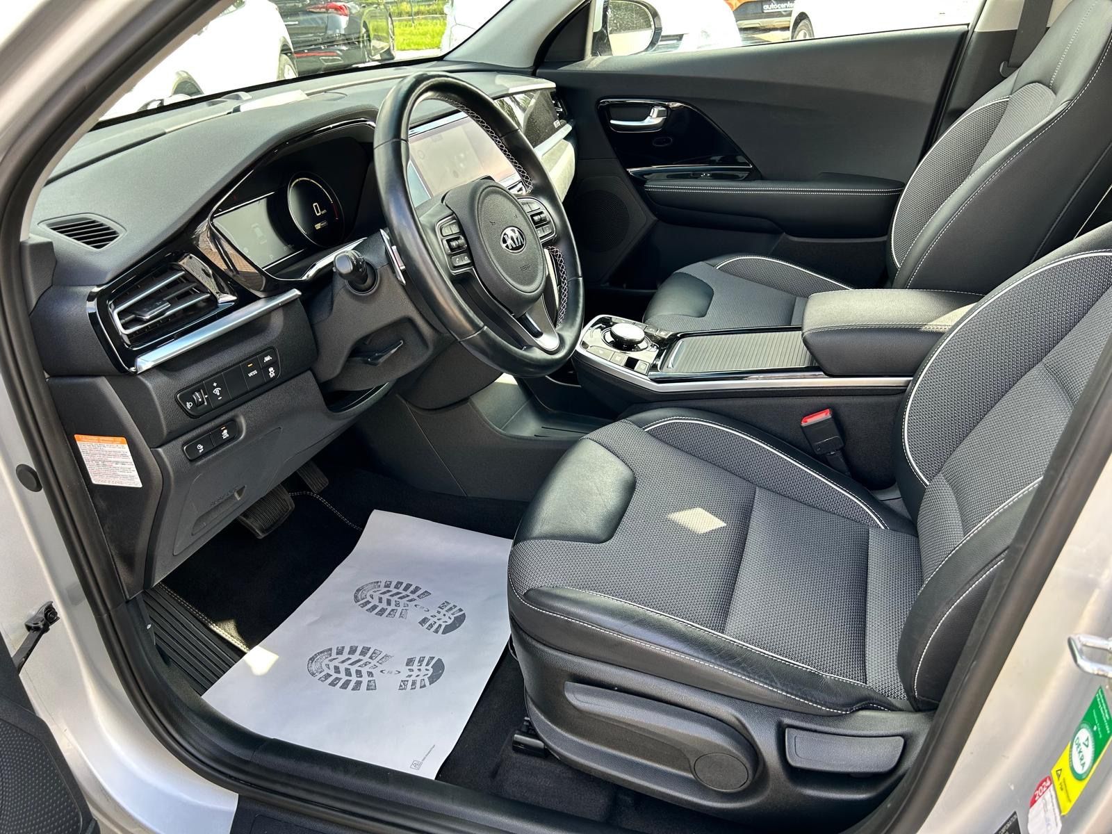 Fahrzeugabbildung Kia e-Niro°64 kWh°Leder°CCS°Kamera°1.Hand