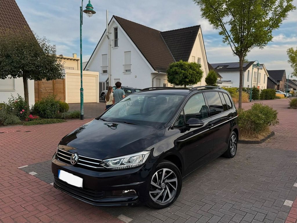 Image of Volkswagen Touran