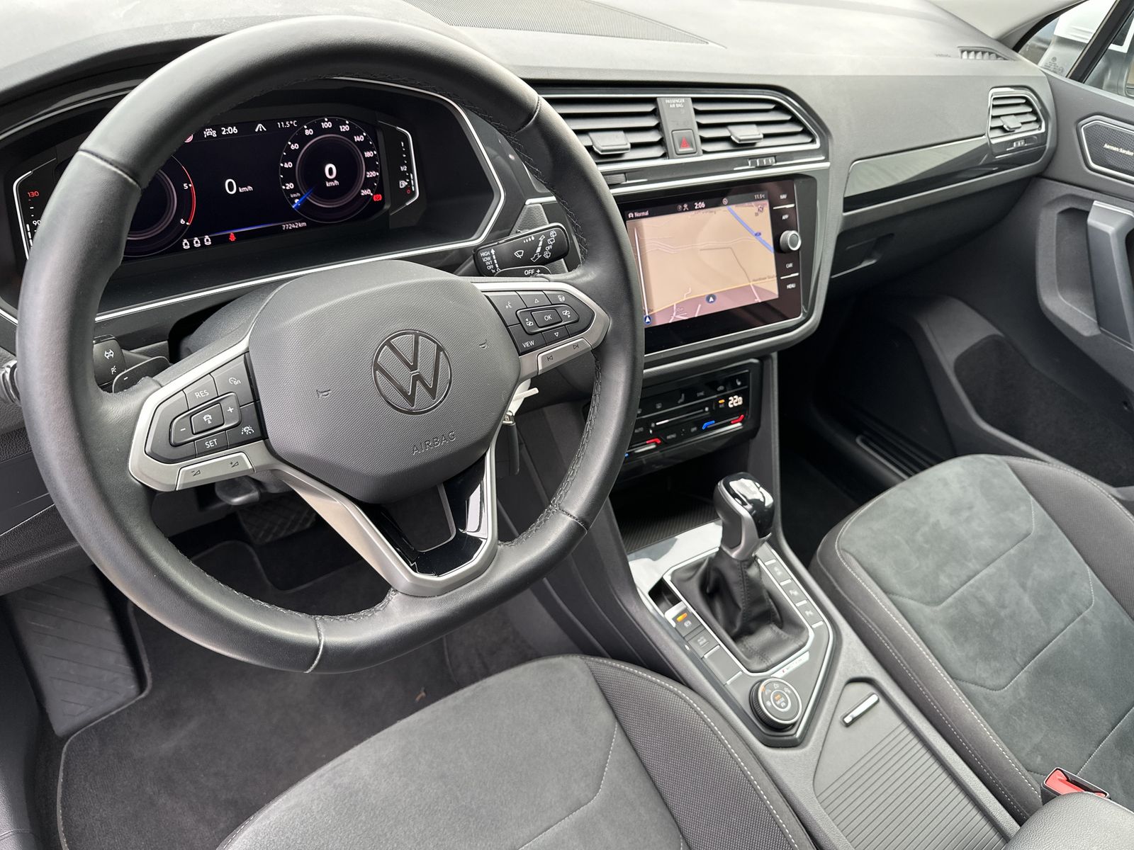 Fahrzeugabbildung Volkswagen Tiguan 2.0 TDI DSG Elegance 4Motion NAV+LED+19ZO