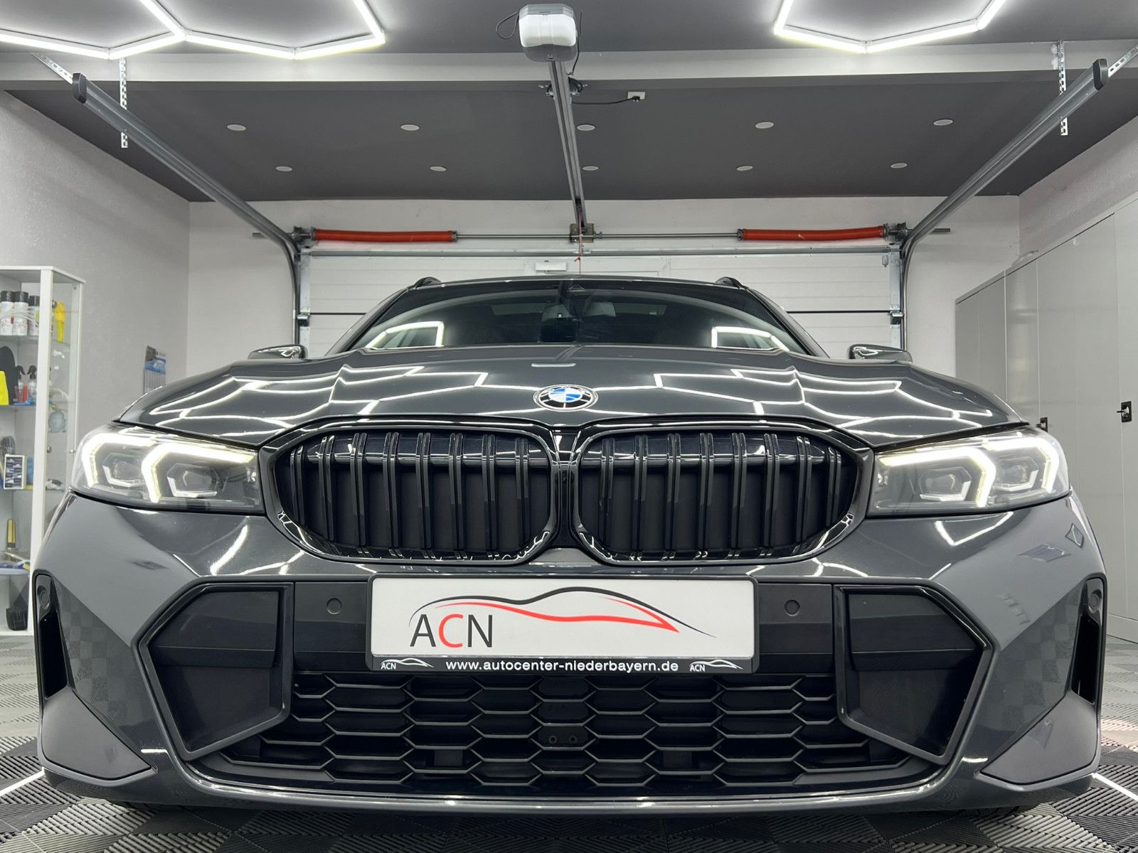 Fahrzeugabbildung BMW 330 i xDrive M SPORT PRO/LED/AHK/PANO/DRAVITGRAU