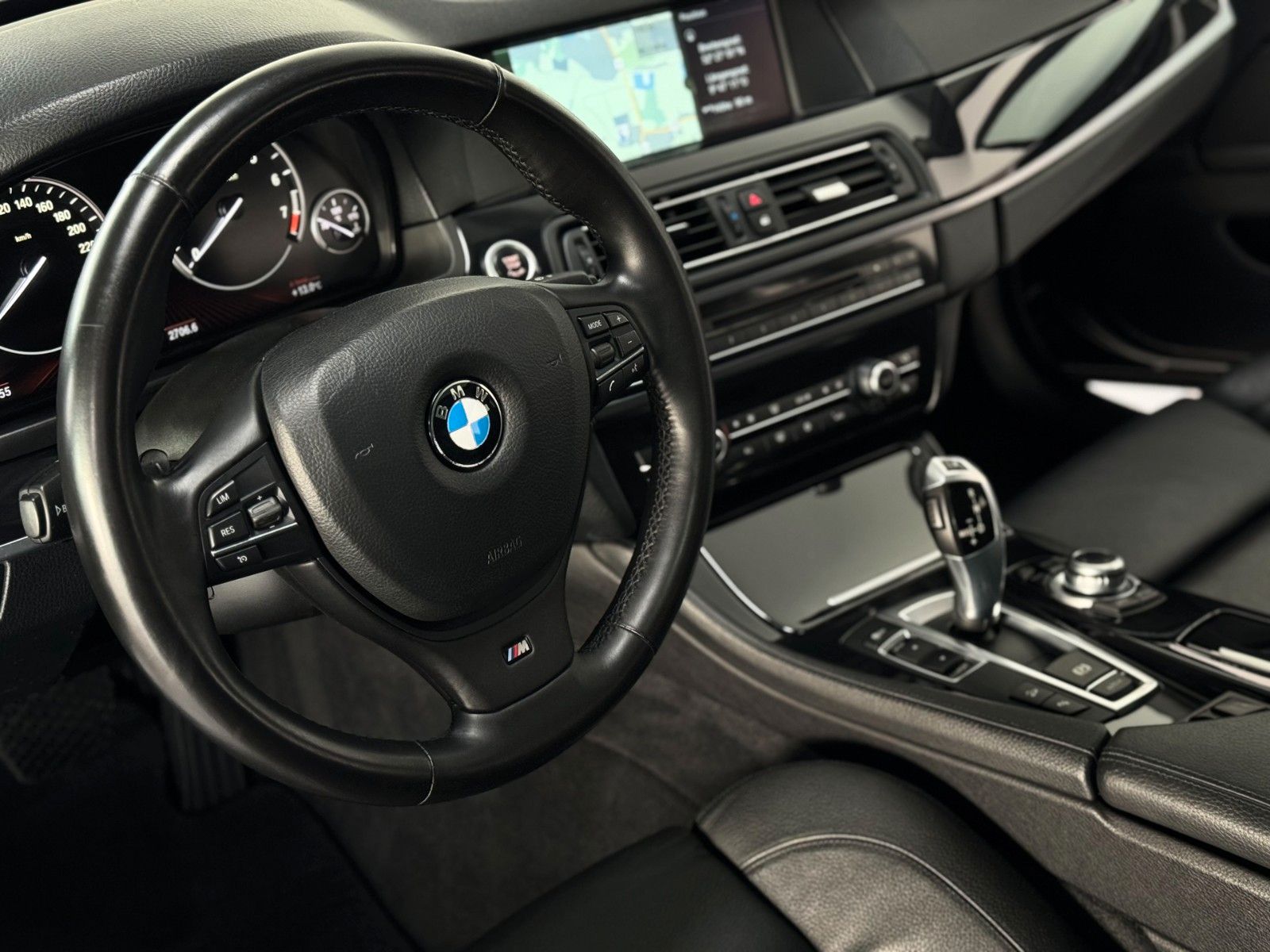 Fahrzeugabbildung BMW 535i xDr HUD Memory STDHZ HiFi GSD Sportsitz