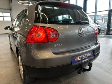 Volkswagen Golf V Lim. Tour *KLIMA*SZHZ*TEMPOMAT*AHK*