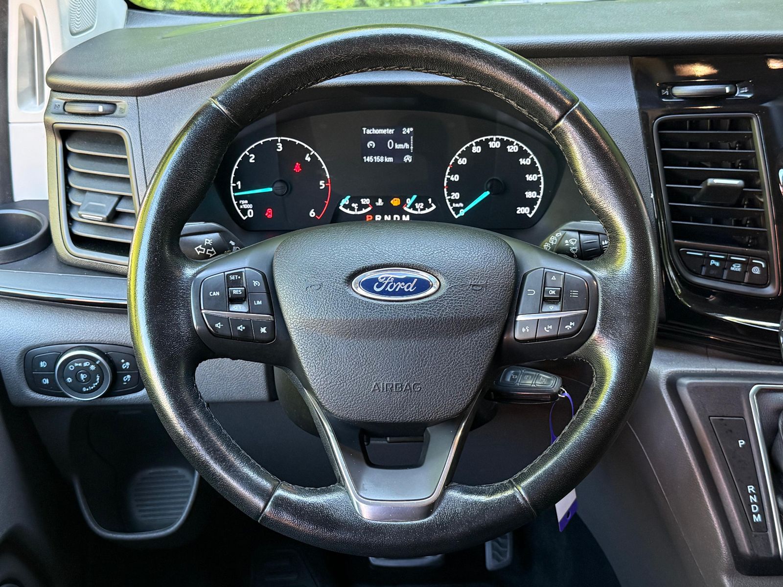 Fahrzeugabbildung Ford Tourneo Custom 320 Aut. L2 BI-XEN+SHZ+CARPLAY+8S