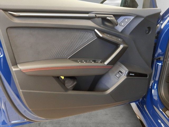 Fahrzeugabbildung Audi RS 3 Limousine Matrix SONOS PANO Kamera HuD