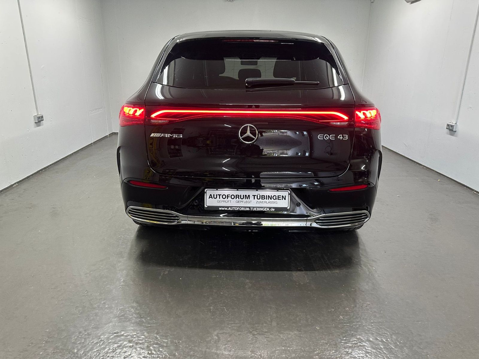 Fahrzeugabbildung Mercedes-Benz EQE 43 SUV AMG-LINE 4MATIC *Hyperscreen*PANO*