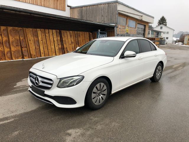 Mercedes-Benz E 200 d Autom*Widescreen*Navi*XENON LED*