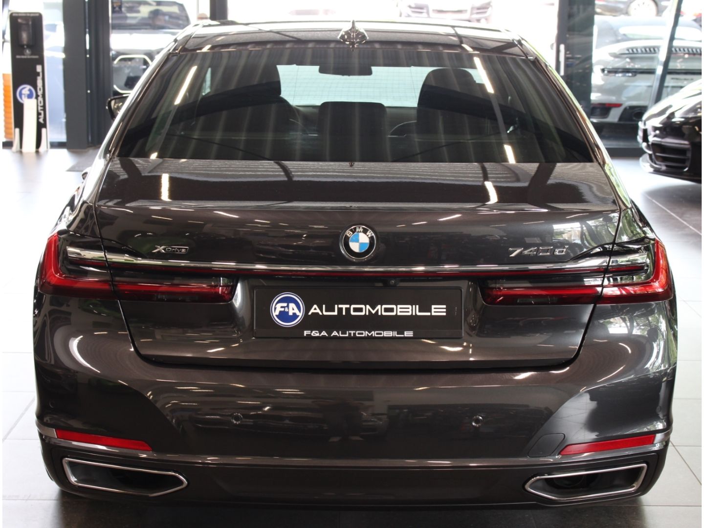 Fahrzeugabbildung BMW 740 d xDrive Laserlicht Standhzg.*HUD*Laser