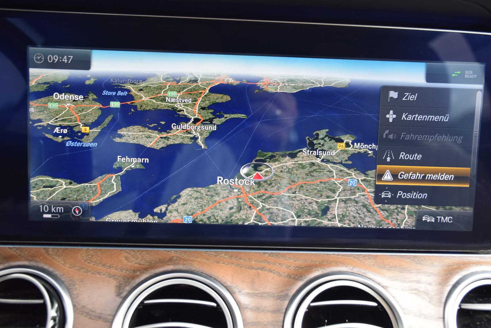 Mercedes-Benz E 220 d T-Modell Avantgarde LED KAMERA AHK SHZ