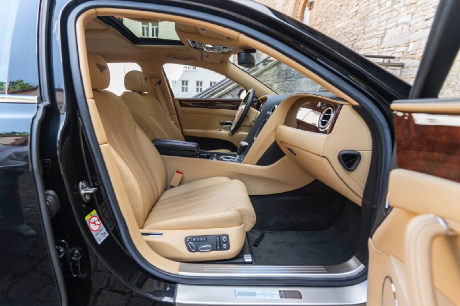 Fahrzeugabbildung Bentley Flying Spur 6.0 W12 Autom. Bixenon NAVI PDC KAM