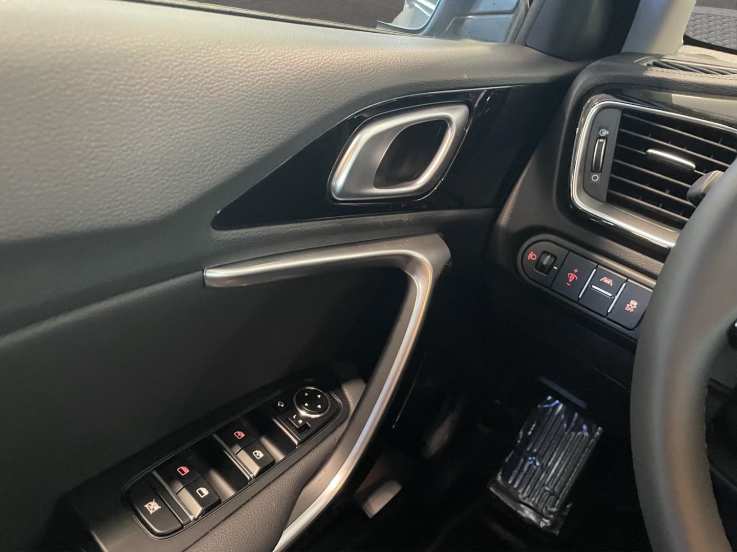 Fahrzeugabbildung Kia Ceed Ultimate SpurhalteASS Tempomat totWinkelASS