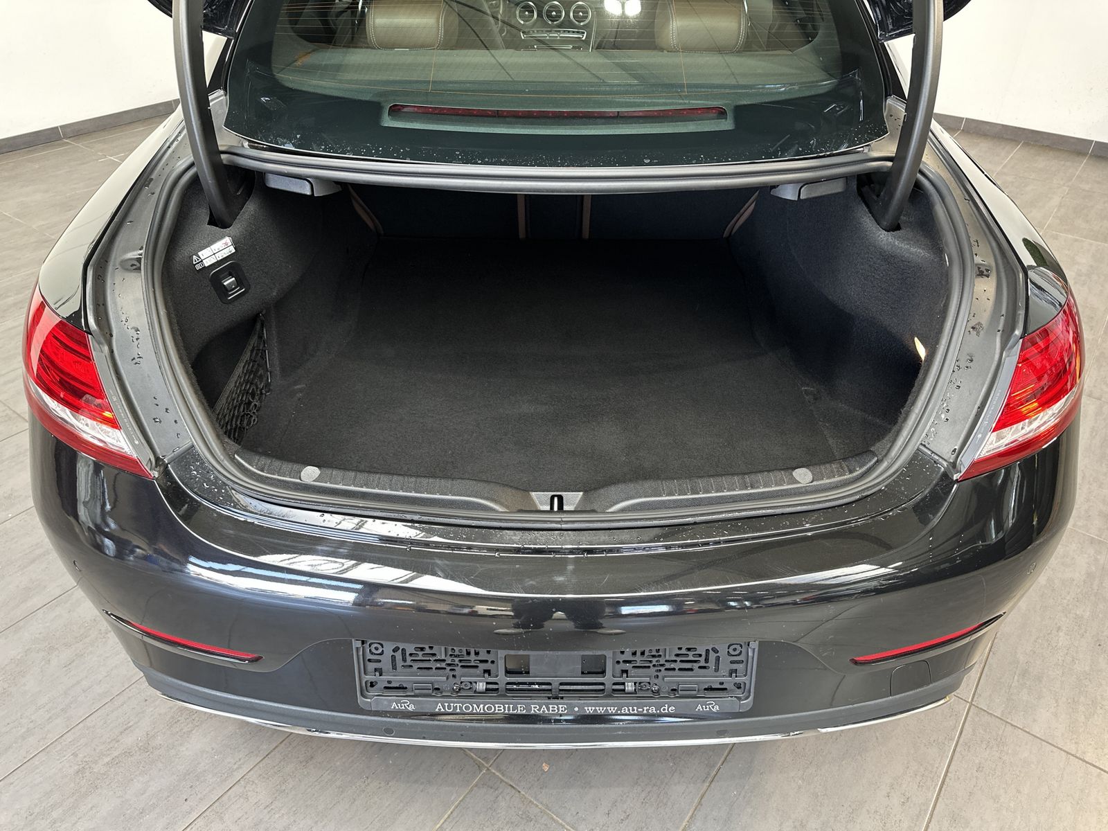 Fahrzeugabbildung Mercedes-Benz C 200 Coupé Edition 1 Aut. NAV+LED+SHZ+AHK+PANO+