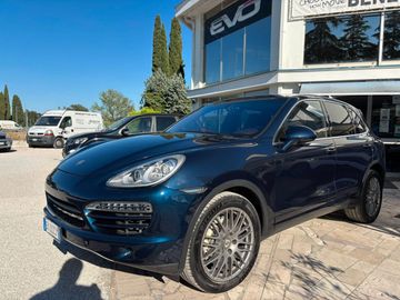 Porsche Cayenne - 1