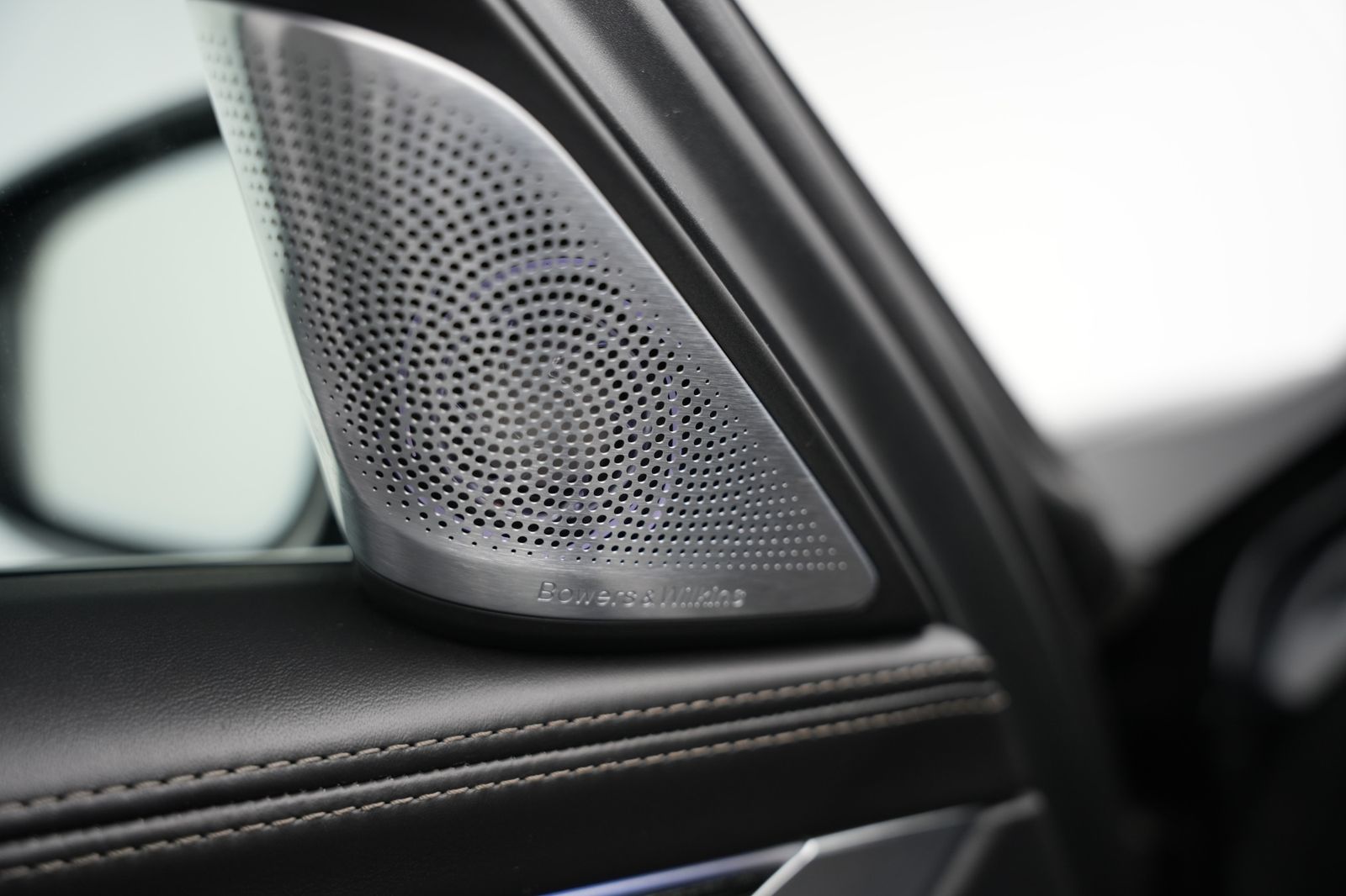 Fahrzeugabbildung BMW 750 750 xDrive*M-Paket*S-Dach*Bowers&Wilkins*HUD