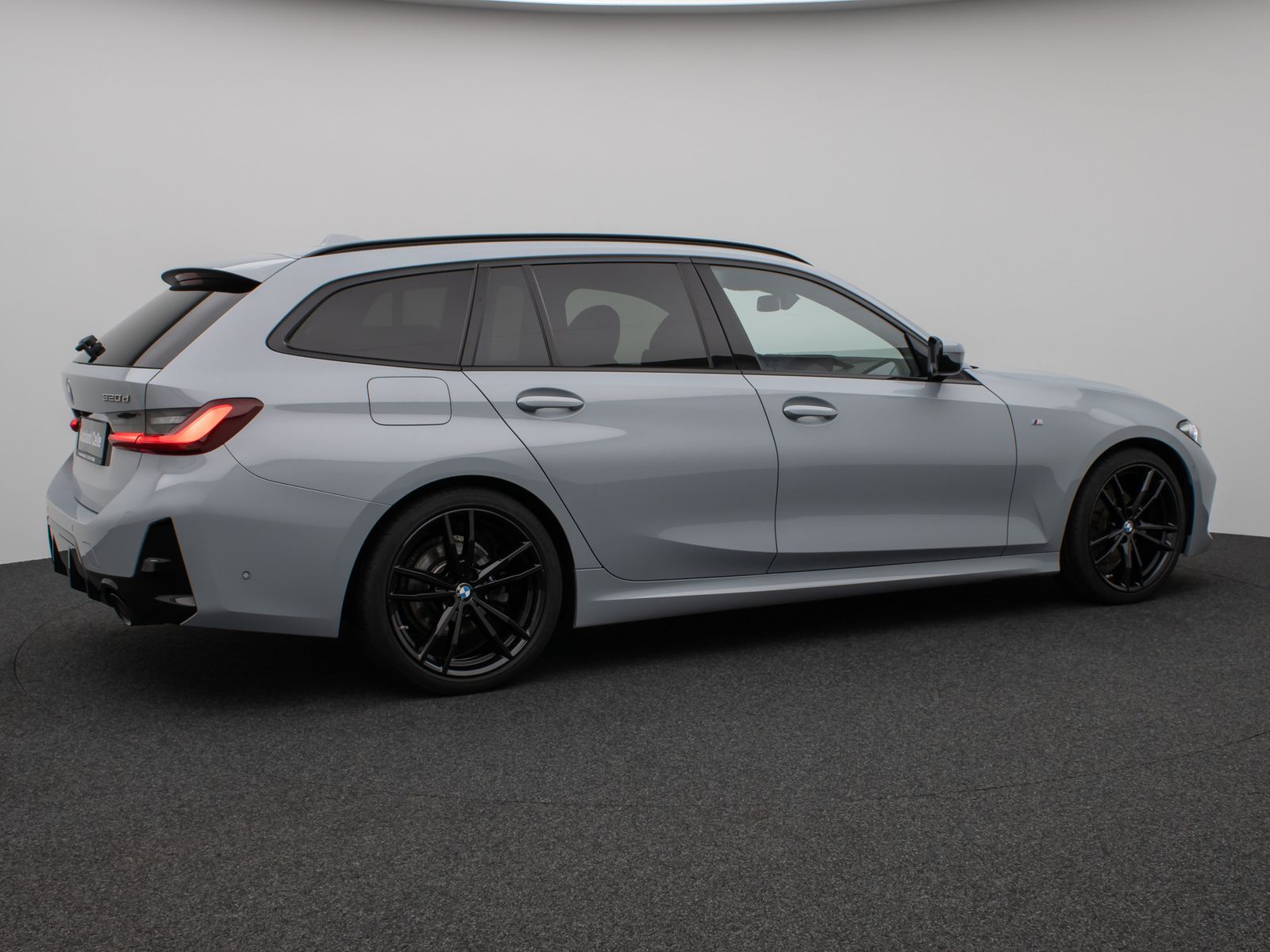 Fahrzeugabbildung BMW 320d M Sport Kamera DAB HiFi HUD Stop&Go Komfort