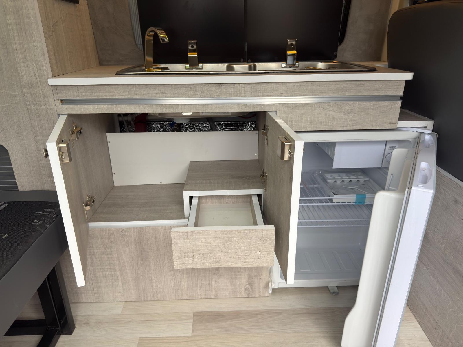 Volkswagen T6 andere T6.1 Transporter Wohnmobil, миниатюра 26