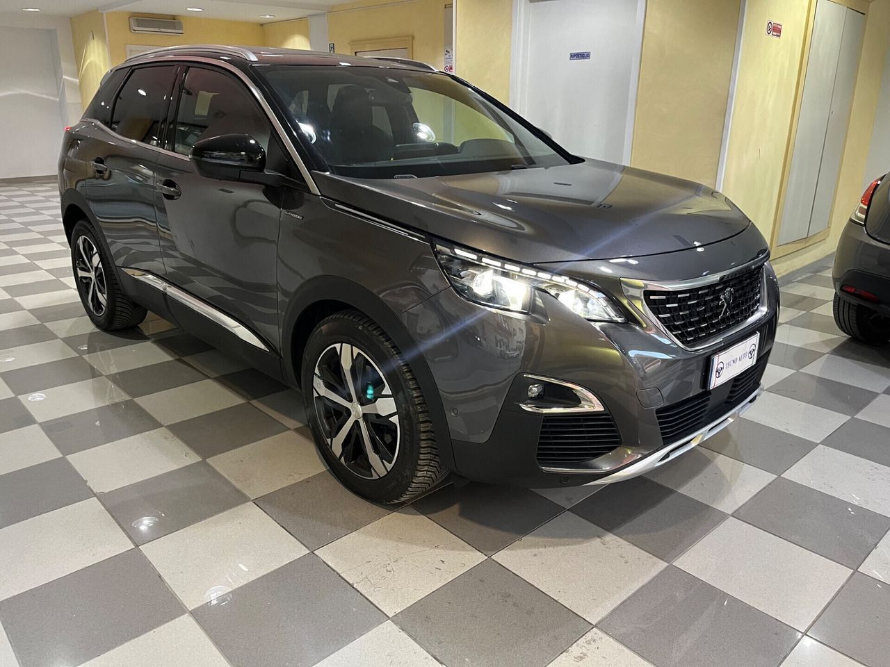 Peugeot 3008 BlueHDi 130 S&S GT Line imagem 3