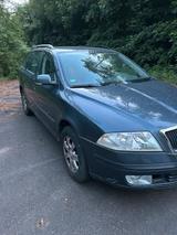 Skoda Octavia 1,4 Klima Kein Tüv! - Skoda Octavia aus 2007: Kombi