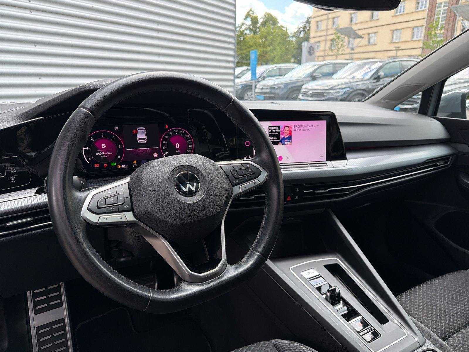 Volkswagen Golf VIII 2.0 TDI DSG Active MATRIX PANO HuD AHK, миниатюра 14