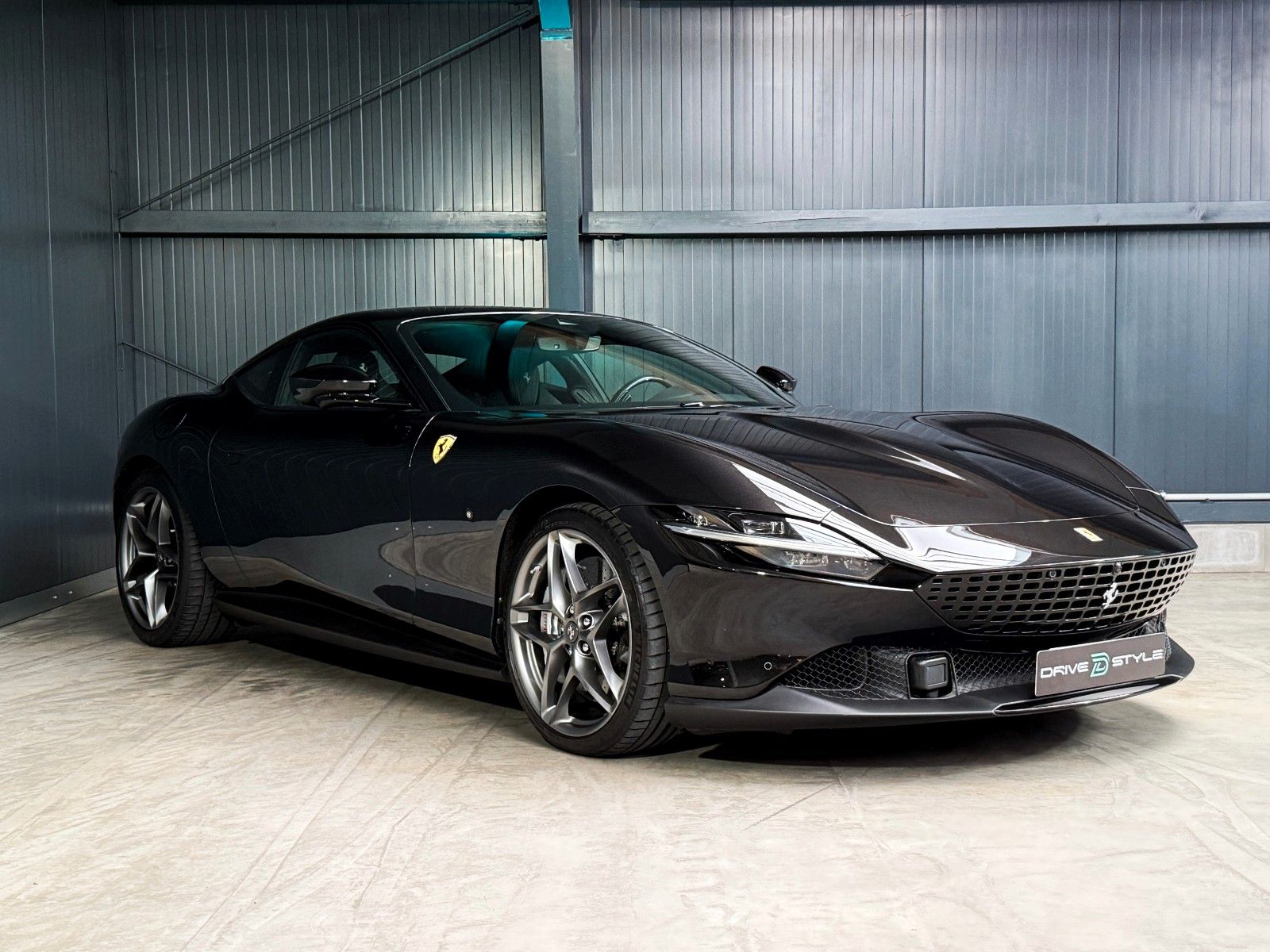 Fahrzeugabbildung Ferrari Roma +Carbon + ADAS + Beifahrerdisplay