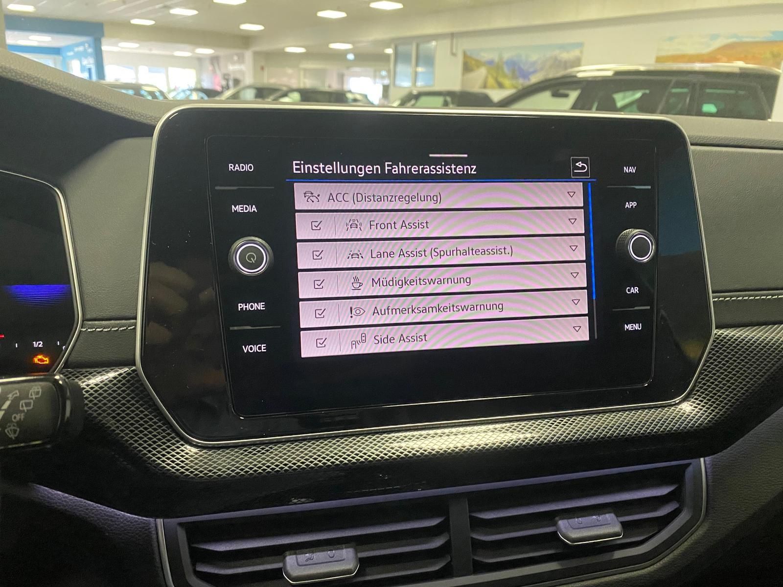 Fahrzeugabbildung Volkswagen T-Cross 1.0 TSI DSG R-Line BLACKSTYLE+MATRIX+AHK