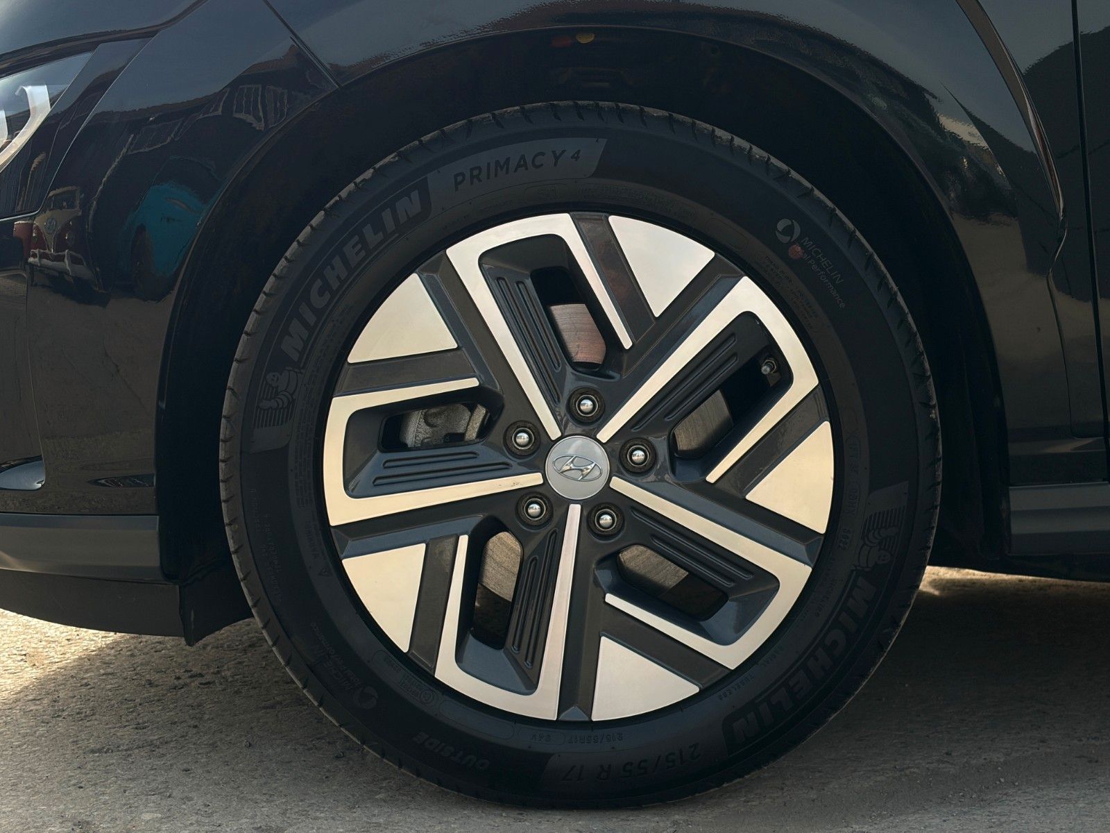 Fahrzeugabbildung Hyundai KONA E Trend KRELL LED NAV CAM ACC PDC CarPlay