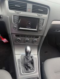 Volkswagen Golf - 11