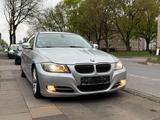 BMW 320 Baureihe 3 Touring 320d xDrive - BMW 320 aus 2011: Kombi, 320d
