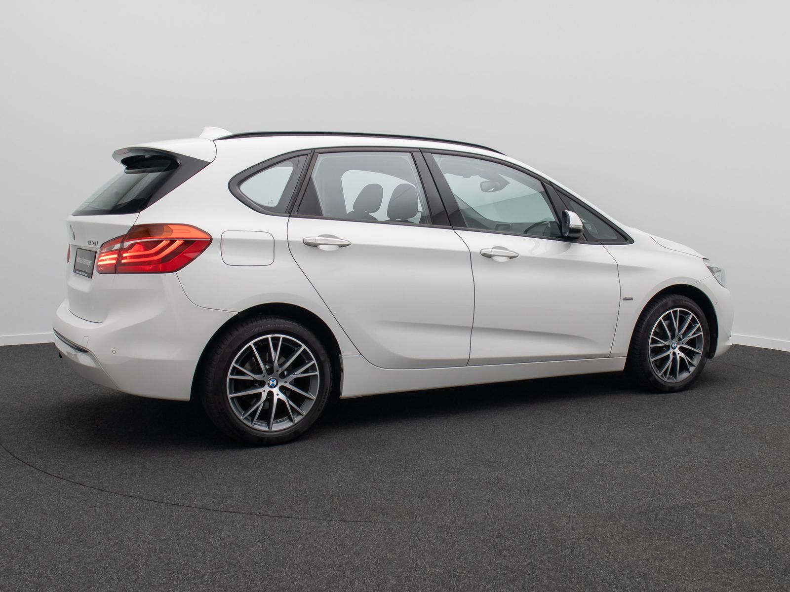 Fahrzeugabbildung BMW 218i Active Tourer Sport Line ParkAssis Navi LED