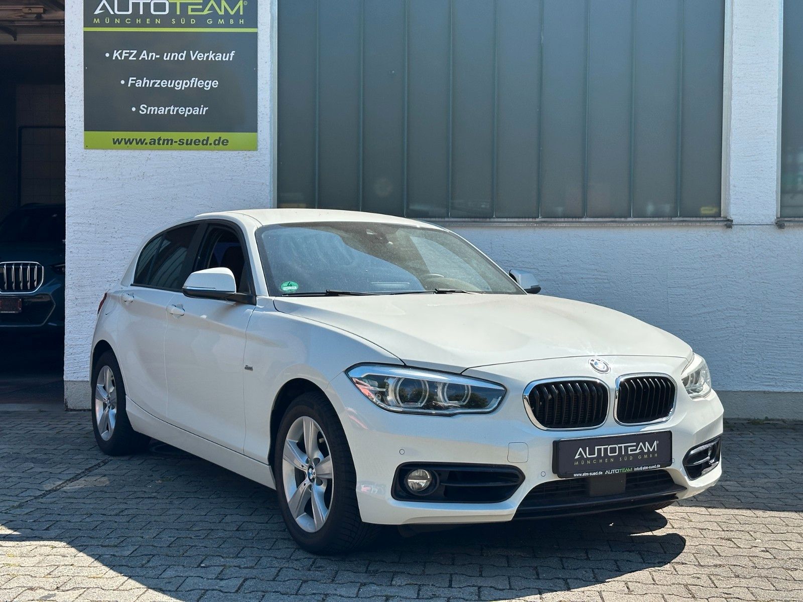 BMW 118d Sport Line Aut. AHK Navi LED