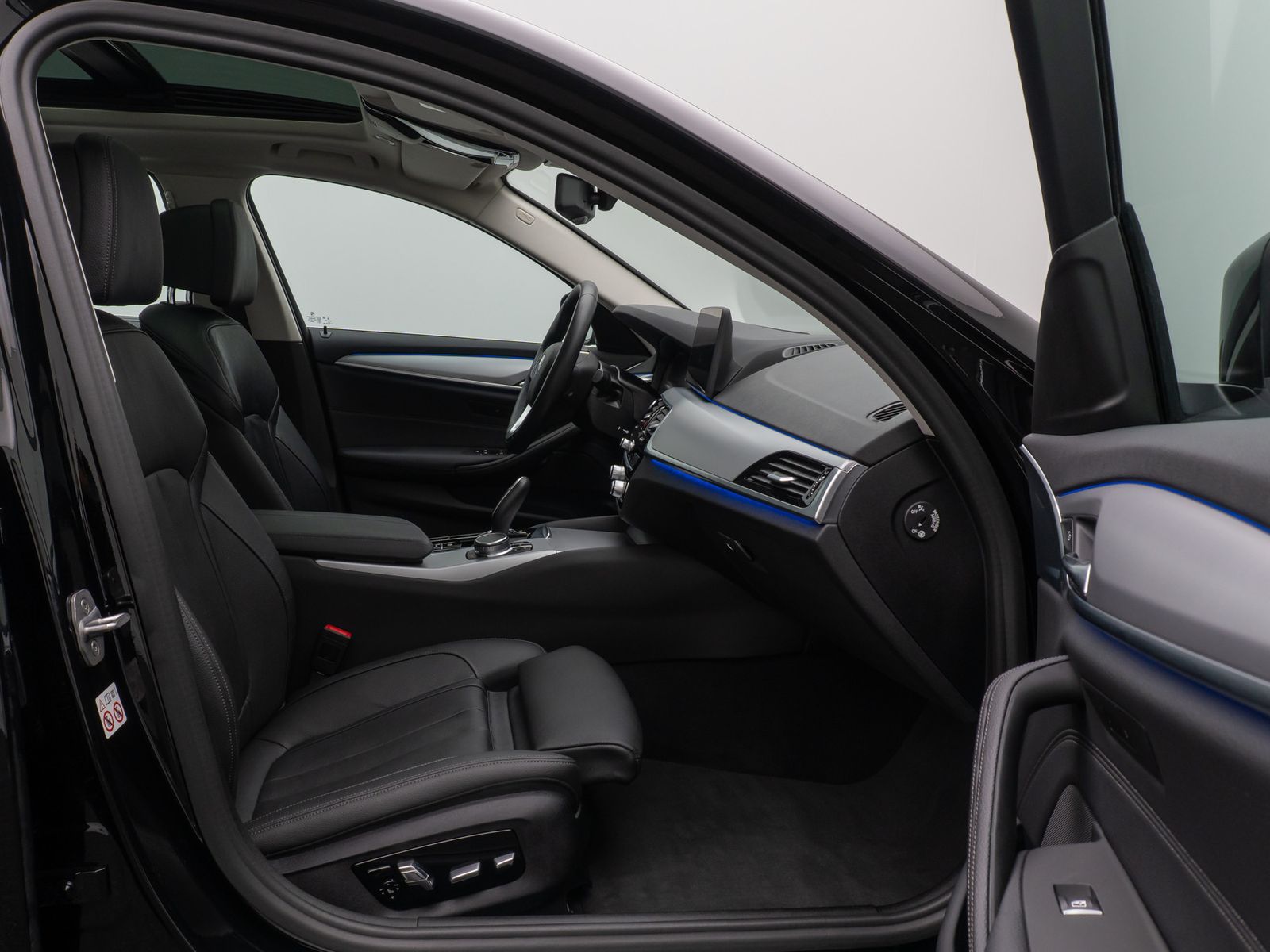 Fahrzeugabbildung BMW 530d xD Kamera DAB Laser HUD Belüft Panorama 19"