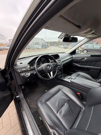 Mercedes E 300 - 11